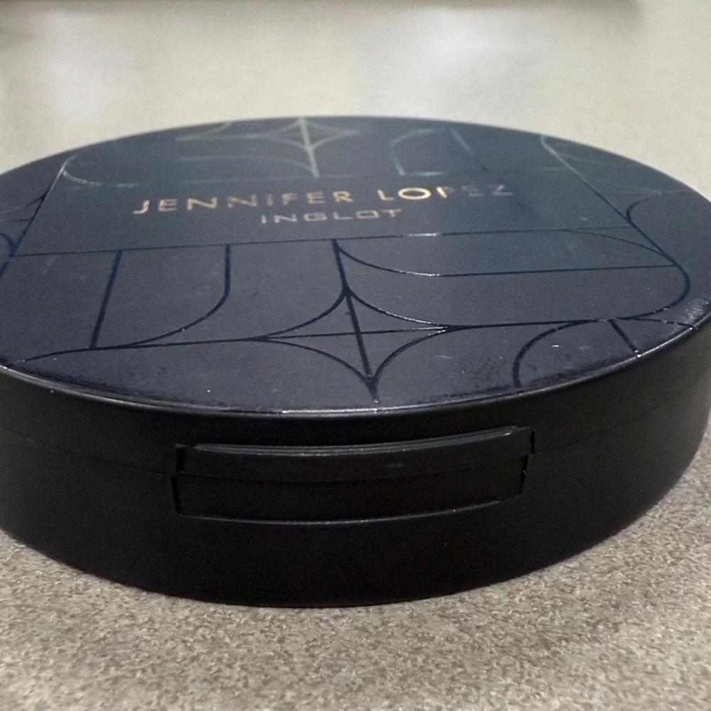 INGLOT  x Jennifer Lopez limited edition bronzer j211 sun-kissed